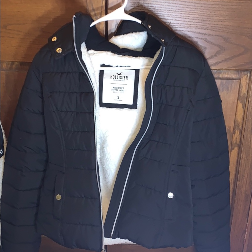 Hollister puffer jacket